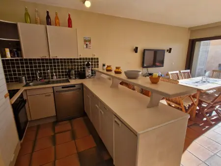Triplex 4 pièces, vue mer, piscine, parking, animaux admis à Sainte-Maxime - Photo 9