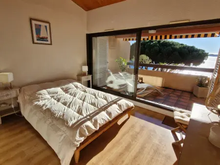 Triplex 4 pièces, vue mer, piscine, parking, animaux admis à Sainte-Maxime - Photo 14