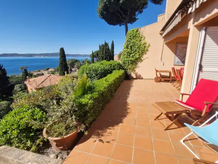 Appartement 3 pièces climatisé, piscine, accès plage, vue Golfe de St Tropez - Photo 1