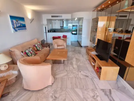 Appartement 3 pièces climatisé, piscine, accès plage, vue Golfe de St Tropez - Photo 9