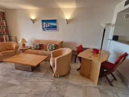 Appartement 3 pièces climatisé, piscine, accès plage, vue Golfe de St Tropez - Photo 11