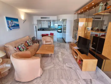 Appartement 3 pièces climatisé, piscine, accès plage, vue Golfe de St Tropez - Photo 15