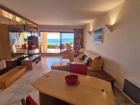 Appartement 3 pièces climatisé, piscine, accès plage, vue Golfe de St Tropez - Photo 16
