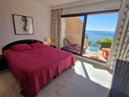 Appartement 3 pièces climatisé, piscine, accès plage, vue Golfe de St Tropez - Photo 17