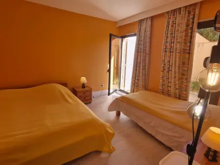 Appartement 3 pièces climatisé, piscine, accès plage, vue Golfe de St Tropez - Photo 21