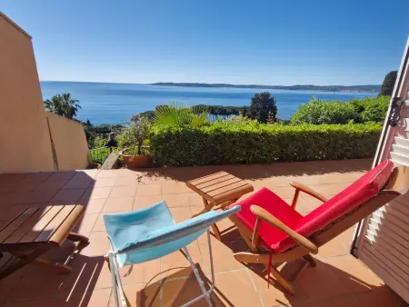 Appartement 3 pièces climatisé, piscine, accès plage, vue Golfe de St Tropez - Photo 24