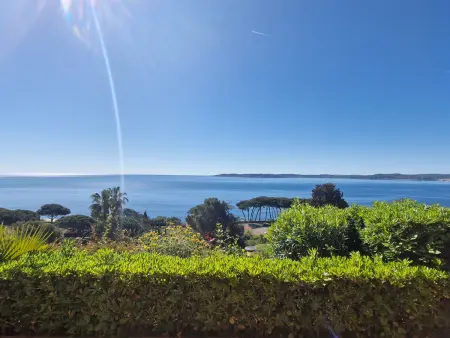 Appartement 3 pièces climatisé, piscine, accès plage, vue Golfe de St Tropez - Photo 27