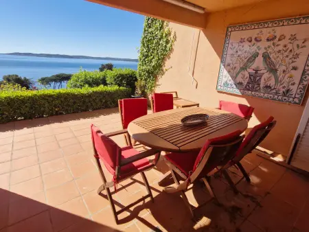 Appartement 3 pièces climatisé, piscine, accès plage, vue Golfe de St Tropez - Photo 30