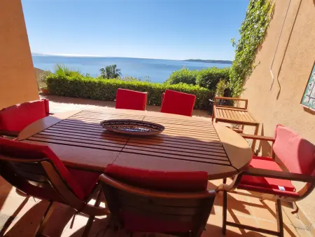 Appartement 3 pièces climatisé, piscine, accès plage, vue Golfe de St Tropez - Photo 31