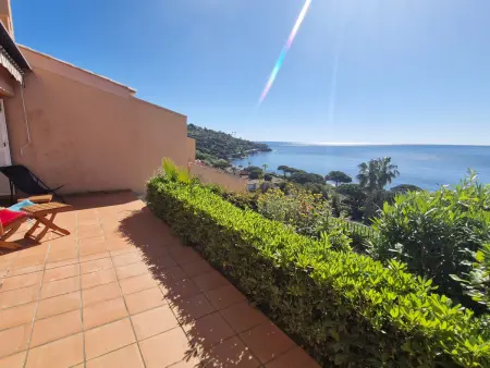 Appartement 3 pièces climatisé, piscine, accès plage, vue Golfe de St Tropez - Photo 33