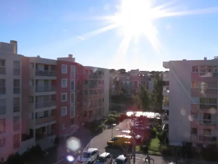 Studio cosy avec balcon et parking, animaux admis, près des plages à Sainte-Maxime - Photo 2