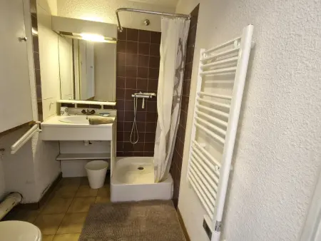 Studio cosy avec balcon et parking, animaux admis, près des plages à Sainte-Maxime - Photo 13