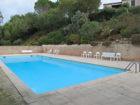 Mazet 3 pièces climatisé, piscine, proche plage à Sainte-Maxime - Photo 4