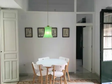 Maison XIXe siècle restaurée, cœur de Séville, 2 chambres, proche monuments - Photo 3