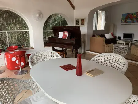 Hyères Pesquiers: Villa 5 Chambres avec Piscine et Climatisation - Photo 2
