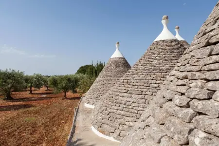Magnificent Stefano's Trulli in Locorotondo, Maison en pierre de Locorotondo avec piscine souterraine pour 6 personnes - Photo 21