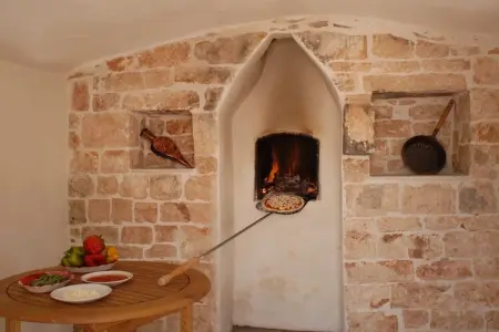 Magnificent Stefano's Trulli in Locorotondo, Maison en pierre de Locorotondo avec piscine souterraine pour 6 personnes - Photo 22