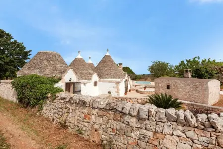 Magnificent Stefano's Trulli in Locorotondo, Maison en pierre de Locorotondo avec piscine souterraine pour 6 personnes - Photo 23