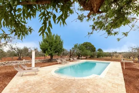 Magnificent Stefano's Trulli in Locorotondo, Maison en pierre de Locorotondo avec piscine souterraine pour 6 personnes - Photo 26