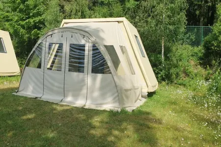 Verblijfpark Ardinam 4, Glamping Lodge dans les Ardennes - Photo 6