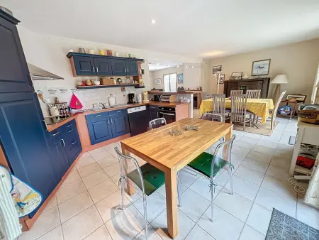 Villa contemporaine: terrasse, jardin clos, 4 chambres, proche mer et attractions - Photo 4