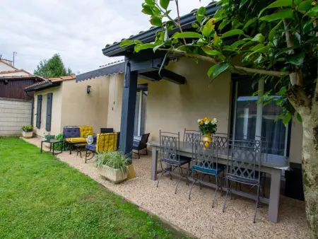 Maison paisible avec terrasse et jardin proche sites préhistoriques - Photo 1
