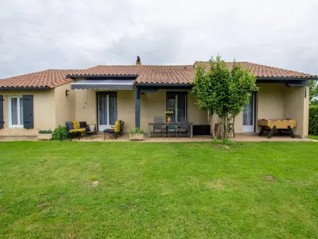 Maison paisible avec terrasse et jardin proche sites préhistoriques - Photo 2