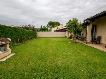 Maison paisible avec terrasse et jardin proche sites préhistoriques - Photo 21