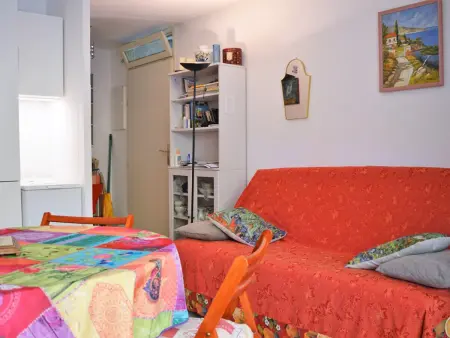 Appartement 2 pièces cabine avec terrasse, jardin, piscine et parking, proche plage - Le Lavandou - Photo 3