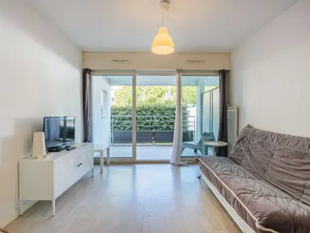 Charmant studio avec terrasse, parking en sous-sol, entre Biarritz et Anglet, à 5 km des plages - Photo 7