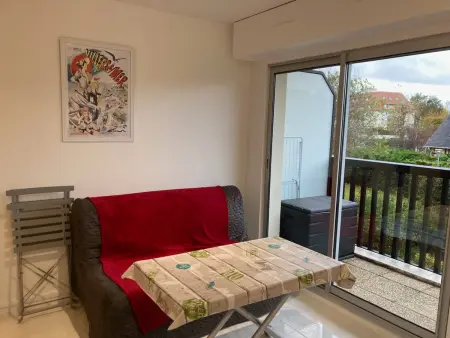 Charmant appartement 2 pièces avec balcon près de la plage - Photo 2