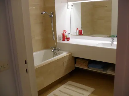 Appartement spacieux 95m2 au pied de la plage avec jardin et parking - Photo 8