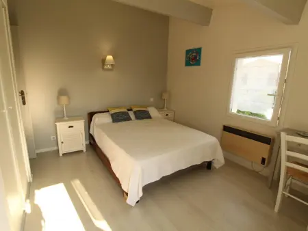 Appartement rénové à Royan, proche plage, terrasse, parking privé - Photo 2