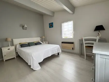 Appartement rénové à Royan, proche plage, terrasse, parking privé - Photo 10