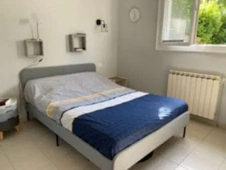 Appartement pieds dans l'eau à Royan avec jardin et équipements complets - Photo 3