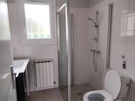 Appartement pieds dans l'eau à Royan avec jardin et équipements complets - Photo 6