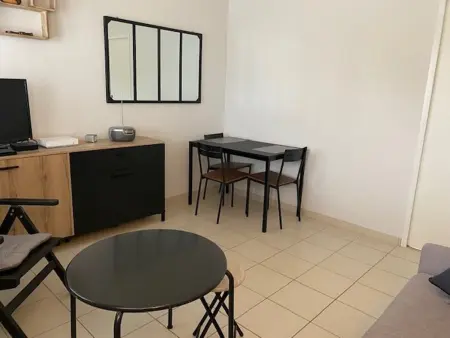 Appartement pieds dans l'eau à Royan avec jardin et équipements complets - Photo 7