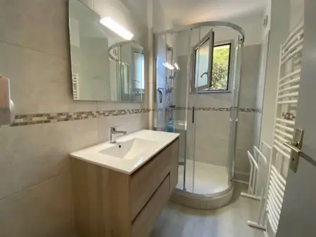 Appartement T2 rénové pour 4 pers, au pied de la plage avec 2 balcons et parking privé, St Georges - Photo 5