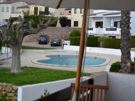 Maison familiale avec jardin privé, terrasse, BBQ et piscine commune à 4 km de la plage et du centre. - Photo 19