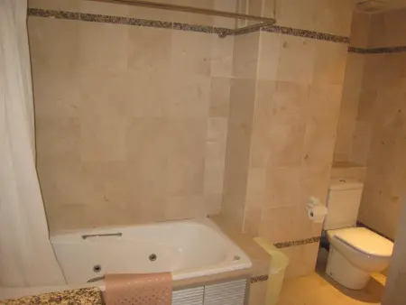 Appartement de luxe avec piscine et parking, animaux bienvenus - Photo 9