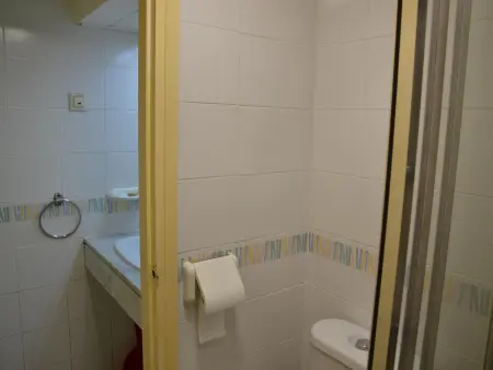 Accès direct à la plage, piscine, jardin privatif – Charmant T2 à L'Estartit - Photo 13