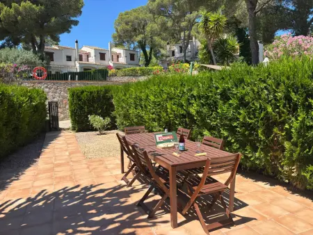 Maison avec Piscine Commune, Jardin et Terrasse - Proche Plage et Villages Médiévaux - Photo 4