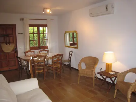 Maison avec Piscine Commune, Jardin et Terrasse - Proche Plage et Villages Médiévaux - Photo 8