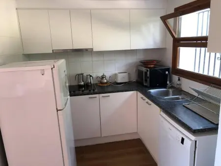 Maison avec Piscine Commune, Jardin et Terrasse - Proche Plage et Villages Médiévaux - Photo 12