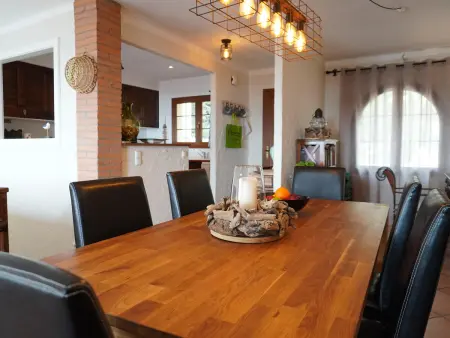 Charmante Maison avec Piscine et Vue Mer à L'Estartit - Photo 13