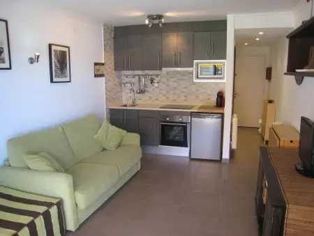 Studio rénové en bord de mer avec accès direct à la plage et piscine à L'Estartit - Photo 3