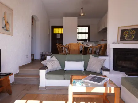 Maison de Vacances à L'Estartit : 3 Chambres, Piscine Commune, Proche Plage et Activités - Photo 4