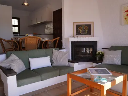 Maison de Vacances à L'Estartit : 3 Chambres, Piscine Commune, Proche Plage et Activités - Photo 5
