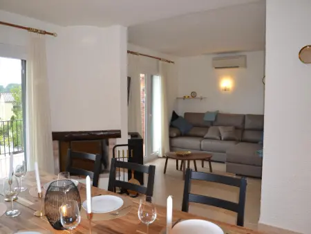 Maison spacieuse avec piscine commune, proche de la mer à L'Estartit, 3 chambres, barbecue, parking - Photo 7