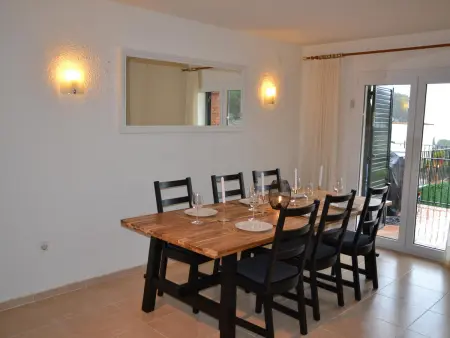 Maison spacieuse avec piscine commune, proche de la mer à L'Estartit, 3 chambres, barbecue, parking - Photo 8